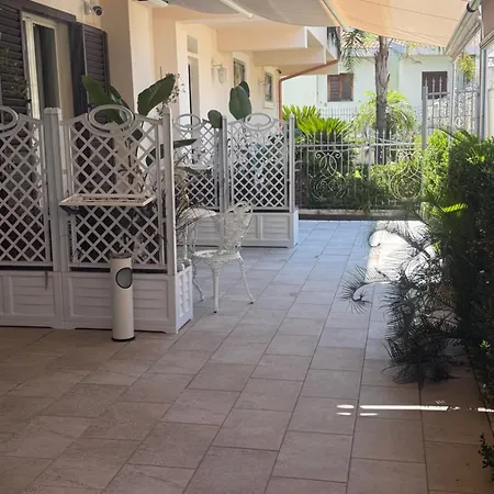 Xvi Secolo House Bed & Breakfast