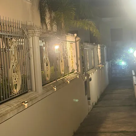 Xvi Secolo House Bed & Breakfast