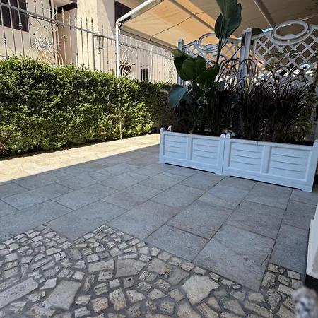 Xvi Secolo House Bed & Breakfast